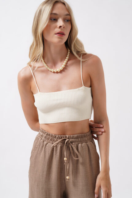 Rrip i hollë Ecru Crop Top