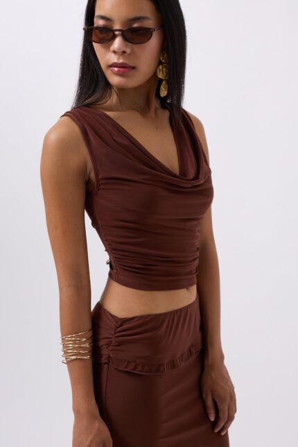 Degaje Collar Brown Crop