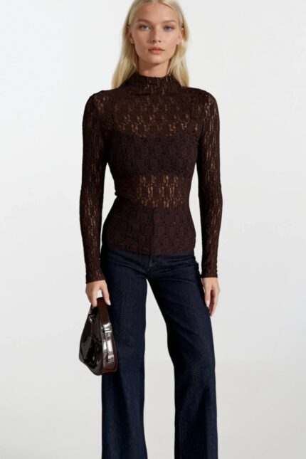 Dik Yaka Kahverengi Dantel Bluz