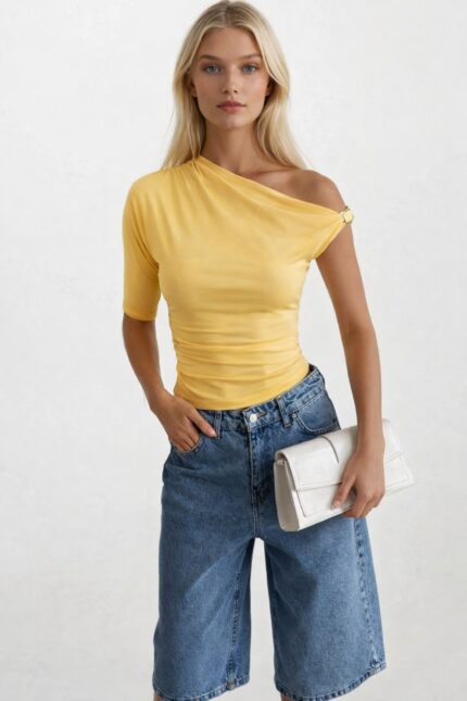 Bluze e Verdhë me Detaj Aksesuar dhe Hapurje (Cutout)