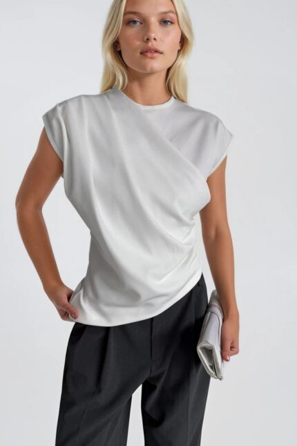 Omuz Büzgülü Sıfır Kol Beyaz Bluz