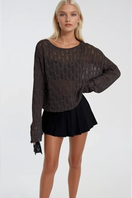 Kayık Yaka Ajurlu Kahverengi Triko Bluz