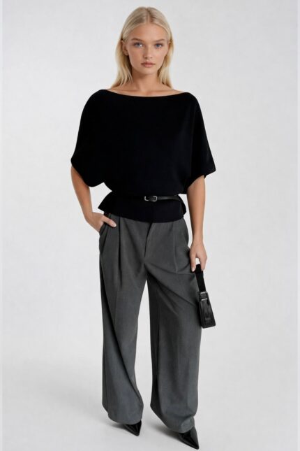 Kemer Detay Kısa Kol Kayık Yaka Siyah Triko Bluz