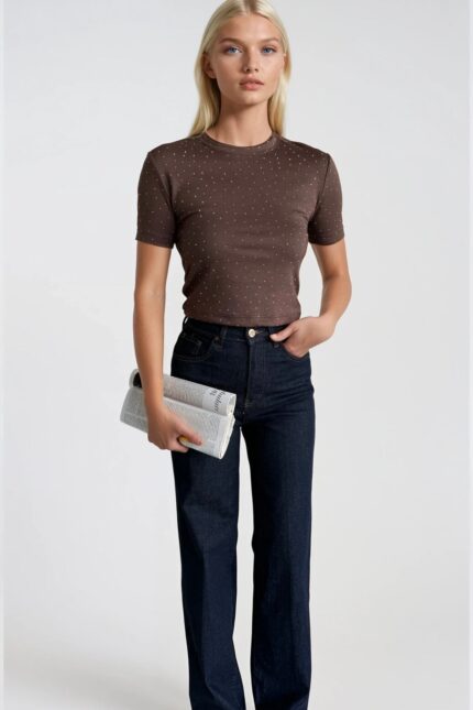 Taş Detay Likralı Kahverengi Crop T-Shirt